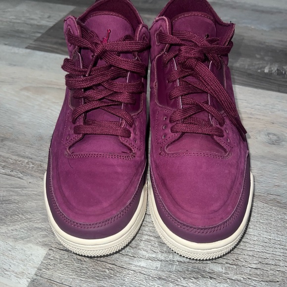 Jordan 3 - Picture 3 of 11